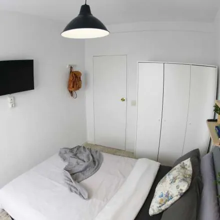 Image 2 - Redpiso, Calle de Camarena, 28047 Madrid, Spain - Apartment for rent