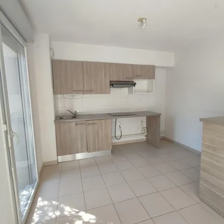 Rent this 3 bed apartment on Mairie Gratentour in Rue de Maurys, 31150 Gratentour