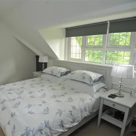 Image 4 - Mulberry House, 10 Oakfield Glade, Weybridge, KT13 9DP, United Kingdom - Apartment for rent