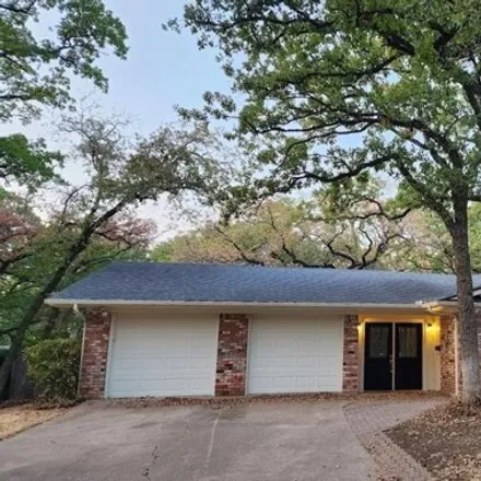 Buy this 3 bed house on 624 Hillview Dr in Hurst, Texas