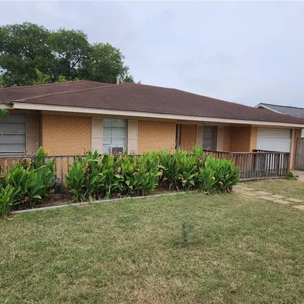 Rent this 3 bed house on 398 East 12th Street in Shiner, Lavaca County