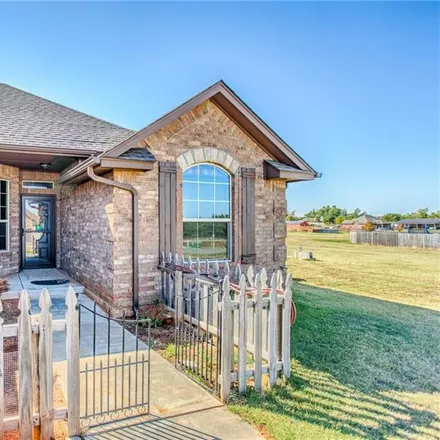 Image 3 - 1100 Stonegate Drive, Weatherford, OK 73096, USA - House for sale