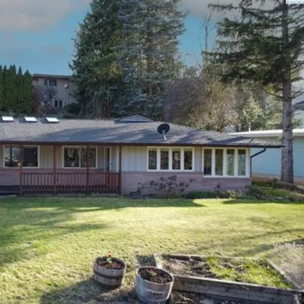 Buy this 3 bed house on 737 Southeast Ridgeview Court in Pullman, WA 99163