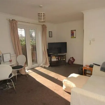 Image 2 - Cecil Road, St Albans, AL1 5EG, United Kingdom - Apartment for rent