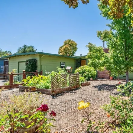 Buy this 3 bed house on 609 Corlano Avenue in Santa Rosa, CA 95404