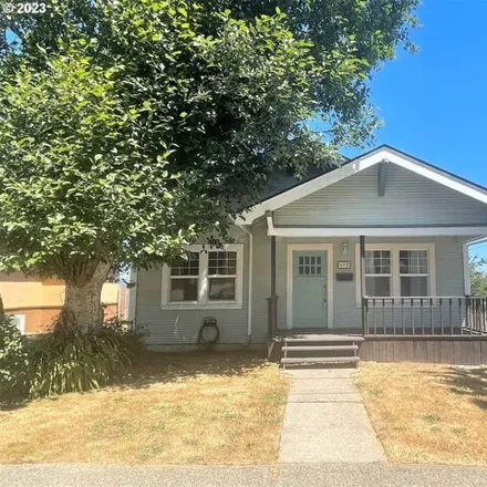 Buy this 3 bed house on 692 South 11th Street in Coos Bay, OR 97420