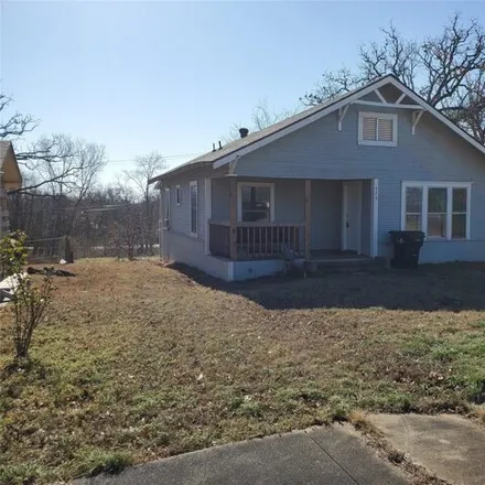 Rent this 2 bed house on 460 East Hull Street in Denison, TX 75021