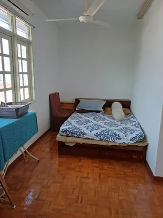 Rent this 3 bed apartment on Persiaran Kelicap 2 in Sungai Ara, 11960 George Town