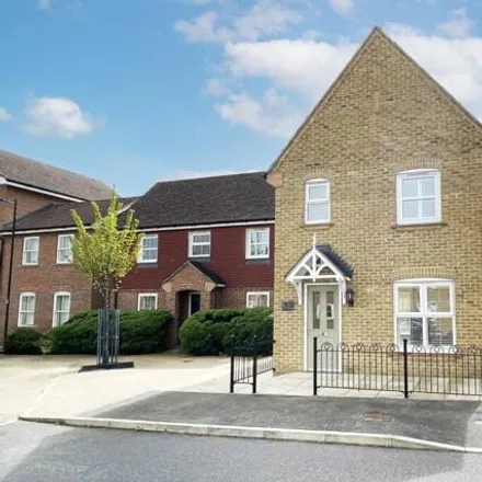 Buy this 3 bed house on Eling Crescent in Basingstoke and Deane, RG27 0FJ