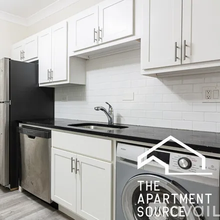 Rent this 2 bed apartment on 1417 W Hutchinson St