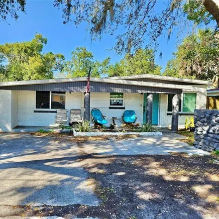 Buy this 4 bed house on 2936 Howell Street in Tampa, FL 33610