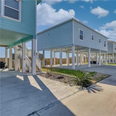 Image 2 - 112 State Highway 35 South, Rockport, TX 78382, USA - House for sale