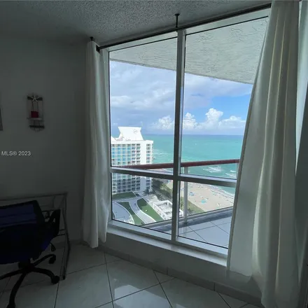 Image 3 - The Sterling Condos, 6767 Collins Avenue, Atlantic Heights, Miami Beach, FL 33141, USA - Apartment for rent