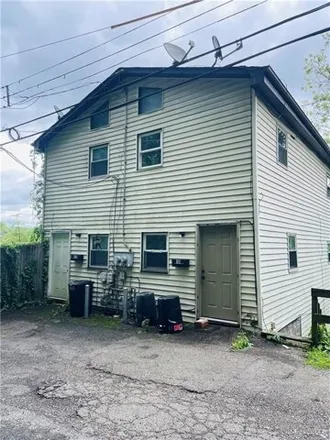 Buy this studio house on 17 Walther Street in Stowe Township, Allegheny County