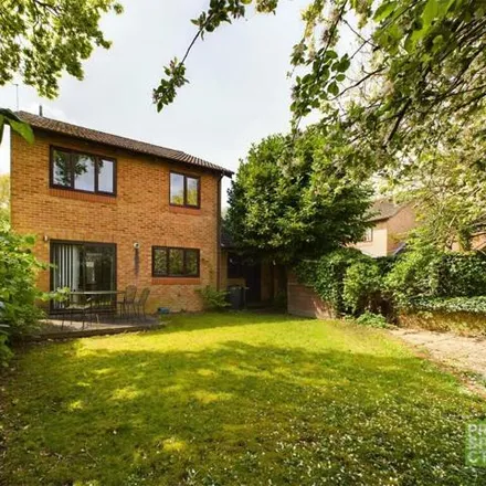Image 5 - Heather Close, Finchampstead, RG40 4PX, United Kingdom - House for sale