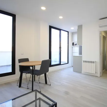 Image 9 - Calle de Monederos, 15, 28026 Madrid, Spain - Apartment for rent