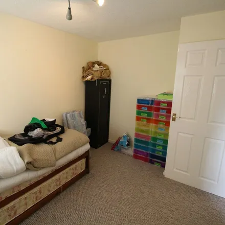 Rent this 3 bed apartment on CrossFit Tamworth in 107 (Units 10-11) Kettlebrook Road, Tamworth