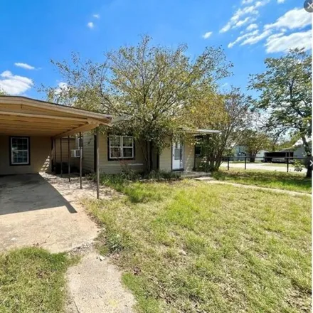 Buy this 3 bed house on 1081 West Paine Avenue in Comanche, TX 76442