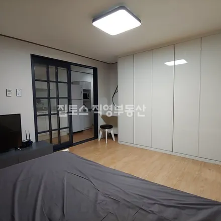 Rent this studio apartment on 서울특별시 강남구 역삼동 682-9