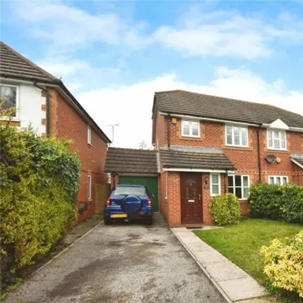 Rent this 3 bed duplex on Redwood Drive in Aylesbury, HP21 7TN