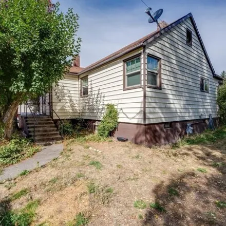 Buy this 4 bed house on 204 West Railroad Avenue in Colfax, WA 99111