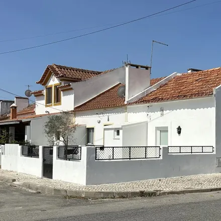 Rent this 2 bed apartment on unnamed road in 2135-194 Benavente, Portugal