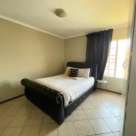 Image 9 - Rustig Avenue West, Terenure, Gauteng, 1621, South Africa - Apartment for rent