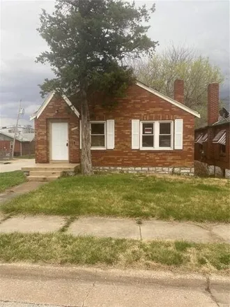 Buy this 3 bed house on 6012 Penrose Avenue in St. Louis, MO 63120