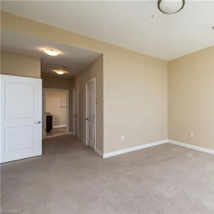 Image 7 - Center Point, 201 North Elm Street, Fisher Park, Greensboro, NC 27401, USA - Condo for sale