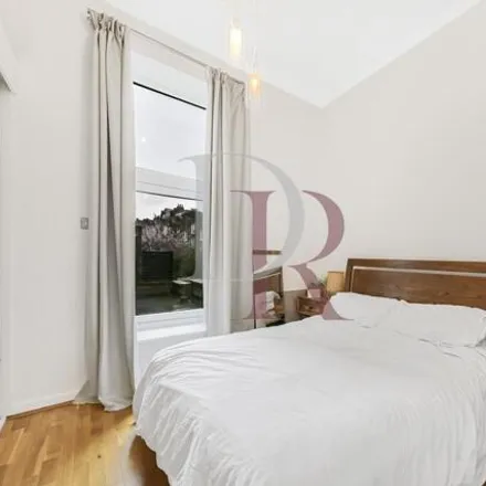 Image 6 - Petra, 386 Caledonian Road, London, N1 1DY, United Kingdom - Apartment for sale