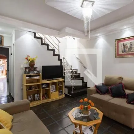 Rent this 3 bed house on Rua Brigadeiro Lima e Silva in Jardim Vila Galvão, Guarulhos - SP