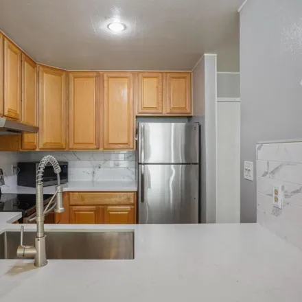 Image 5 - 1207 Rhode Island Street, San Francisco, CA 94124, USA - Apartment for rent
