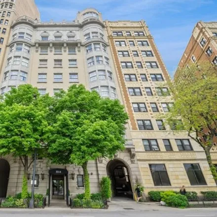 Buy this 3 bed condo on 3314 North Lake Shore Drive in Chicago, IL 60657