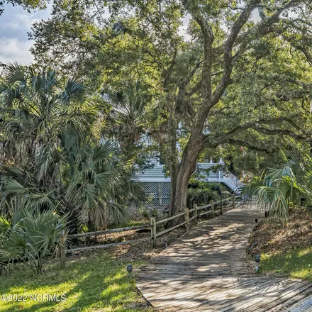 Image 3 - 7 Fort Holmes Trail, Bald Head Island, Brunswick County, NC 28461, USA - House for sale