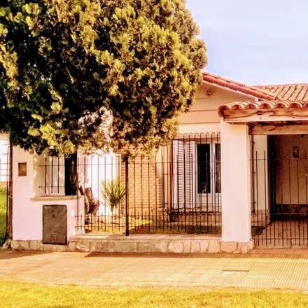 Buy this studio house on Buchardo 2633 in Partido de La Matanza, 1753 Villa Luzuriaga