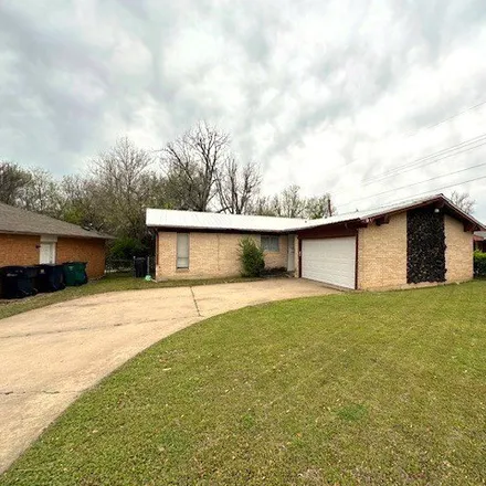 Buy this 3 bed house on 719 Woodland Way in Oklahoma City, OK 73127
