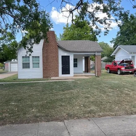 Image 1 - 288 East Will Rogers Boulevard, Claremore, OK 74017, USA - House for sale