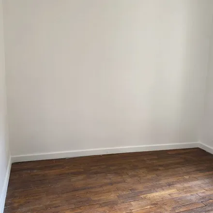 Rent this 3 bed apartment on 160 Rue du Château in 75014 Paris, France