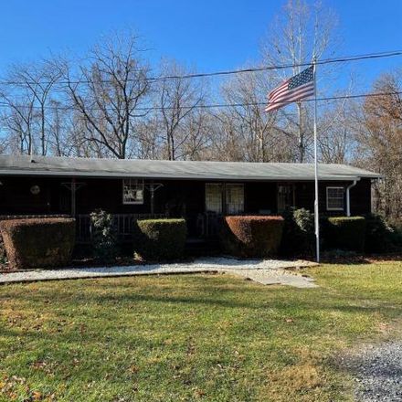 Rent this 3 bed house on 223 Flynn Drive in Shenandoah Farms, Warren County