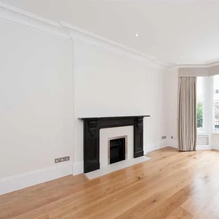 Rent this 4 bed townhouse on 22 Hamilton Gardens in London, NW8 9PU