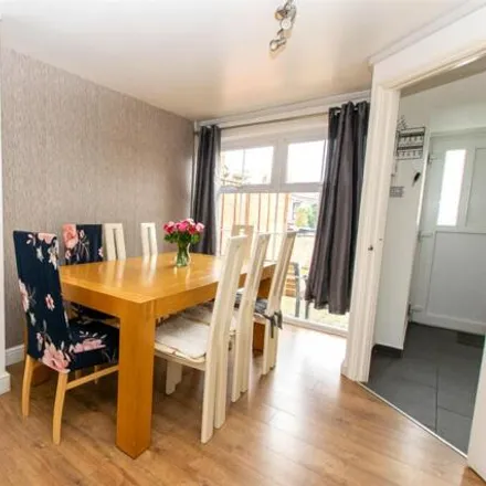 Image 4 - Baccara Grove, Bletchley, MK2 3AS, United Kingdom - House for sale