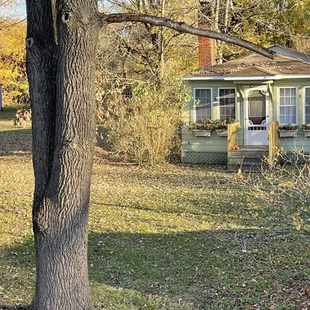 Rent this 2 bed townhouse on Butler County in Pennsylvania, USA