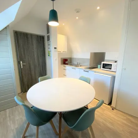 Rent this 1 bed apartment on Cirque Jules Verne in Place Longueville, 80000 Amiens