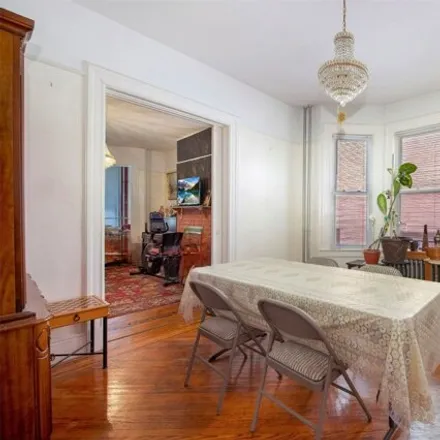 Image 3 - 581 East 8th Street, New York, NY 11218, USA - House for sale