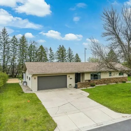 Buy this 4 bed house on 1822 Knollwood Drive in Fairmont, MN 56031