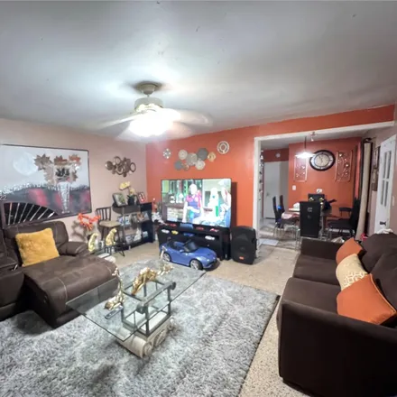 Buy this studio duplex on 7-Eleven in 1 West Flagler Street, Miami