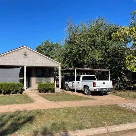 Image 1 - 300 West 3rd Street, New Cordell, Washita County, OK 73632, USA - House for sale