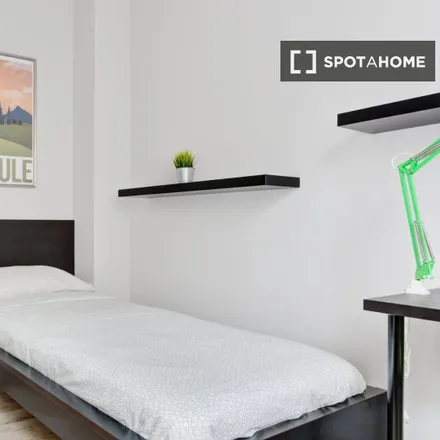 Rent this 4 bed room on Via Giacomo Boni in 20144 Milan MI, Italy
