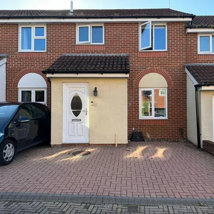 Rent this 2 bed townhouse on 80 Captains Place in Southampton, SO14 3TF