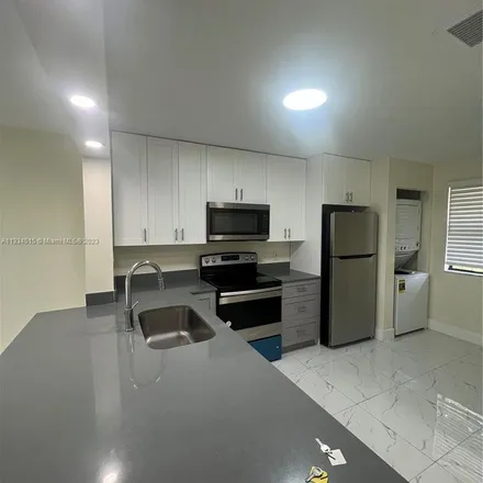 Image 1 - 4866 Arjaro Drive, West Palm Beach, FL 33407, USA - Apartment for rent